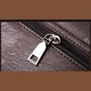 Bolsa de ombro masculina em couro compacta elegante carteiro